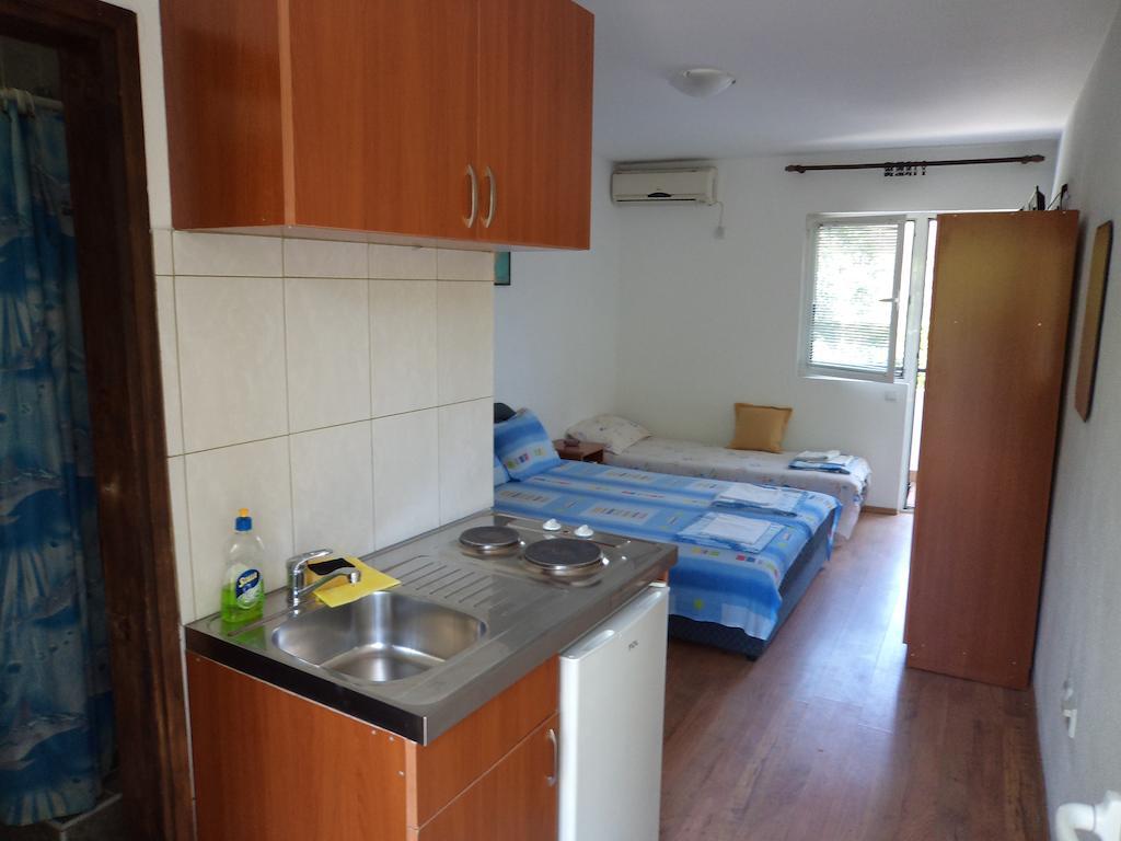 Bed And Breakfast Mediteran Бар Екстериор снимка